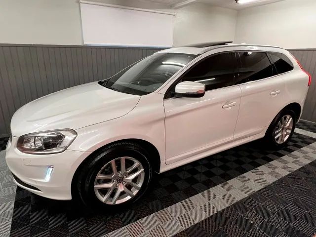 Volvo xc60 2.4 d5 momentum diesel awd 4p automático