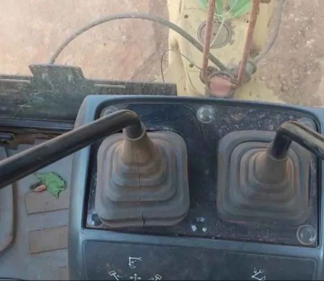 retroescavadeira caterpillar 416 e ano 2015 - Foto 3