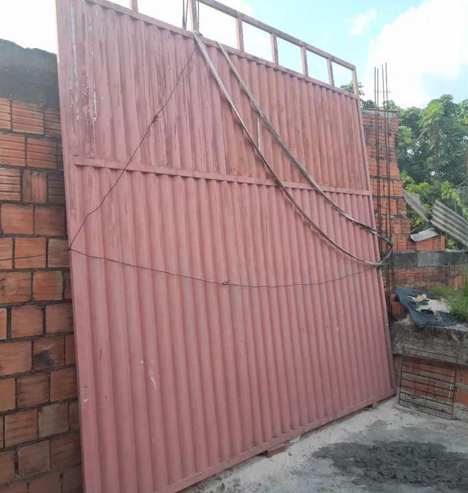 Portão grande de Ferro novo em ótimo estado