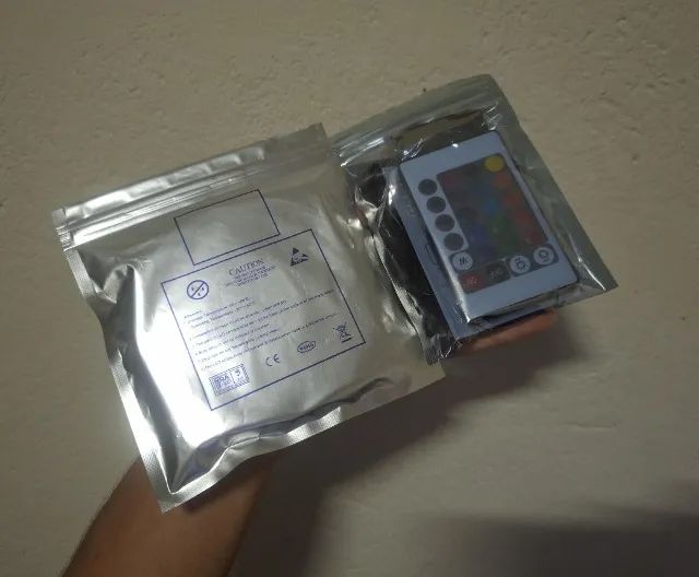 Fita de Led RGB 5050 10 Metros com Controle (Obs na Descrição) - Foto 2