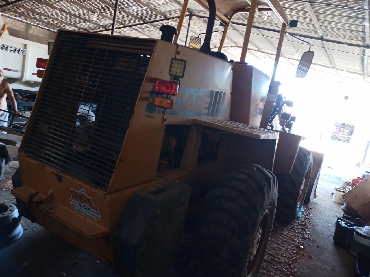 Pá carregadeira W20 - Foto 2