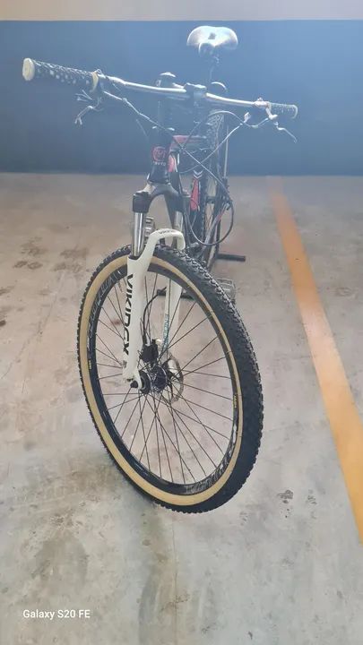 Bicicleta aro 29 em ótimo estado - Foto 3