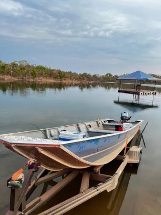 Canoa marreco 5.5,Motor 30HP e Carretinha  - Foto 5
