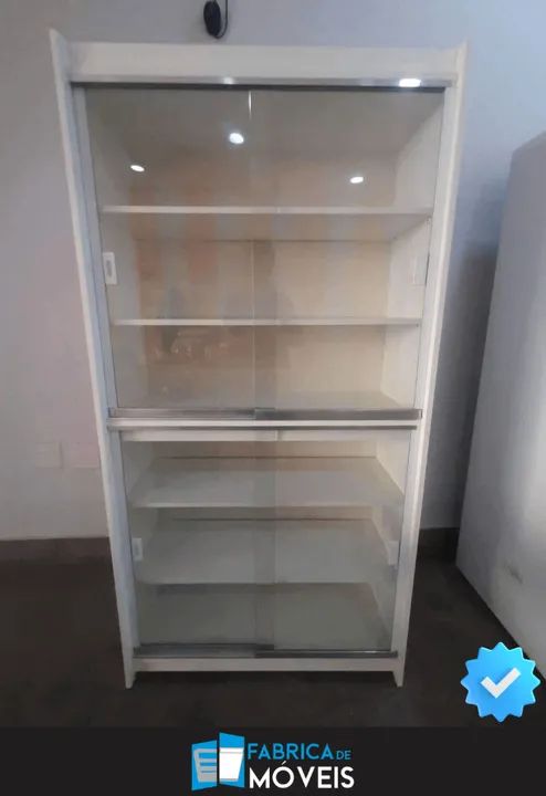 Estante Prateleiras Com Portas de Vidro - Novo