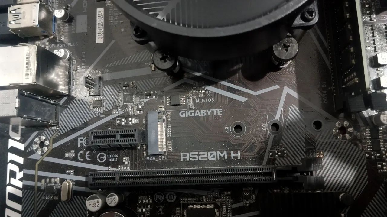 Kit Ryzen5 pró 5650g+16gb+SSD 120gb 1300 reais, aceito trocas, é só olhar o anúncio  - Foto 2