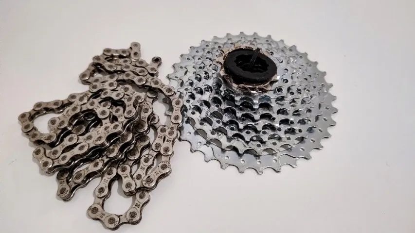 CASSETE SUNRACE M66 8V 11-34D + CORRENTES KMC Z8 (POUCO USO E NOVA)! OPORTUNIDADE ÚNICA! - Foto 2