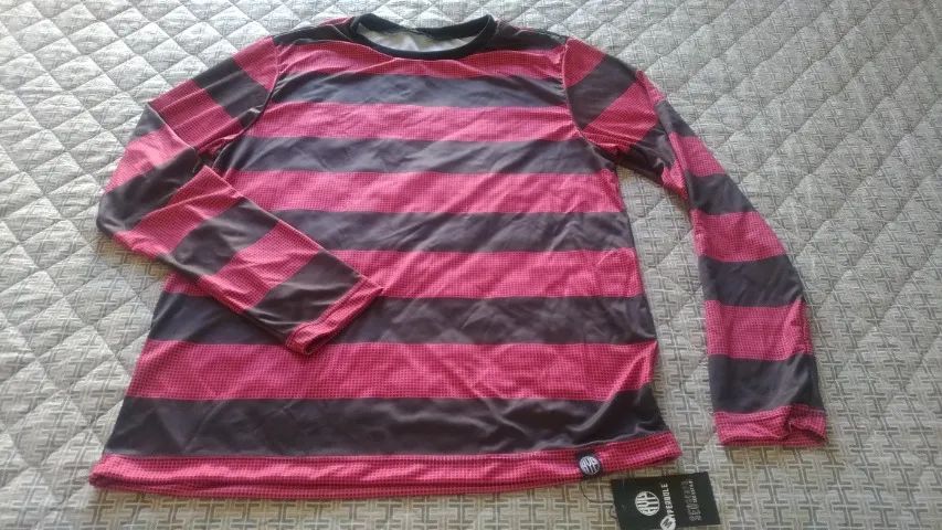 Camiseta listrada estilo Flamengo
