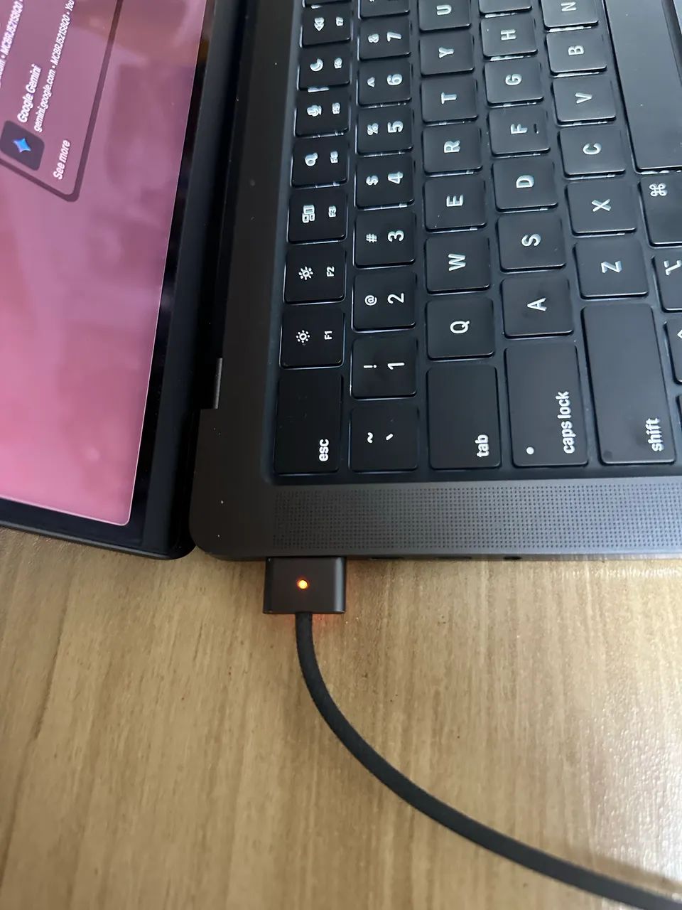 MacBook Pro M3 Pro - Foto 4