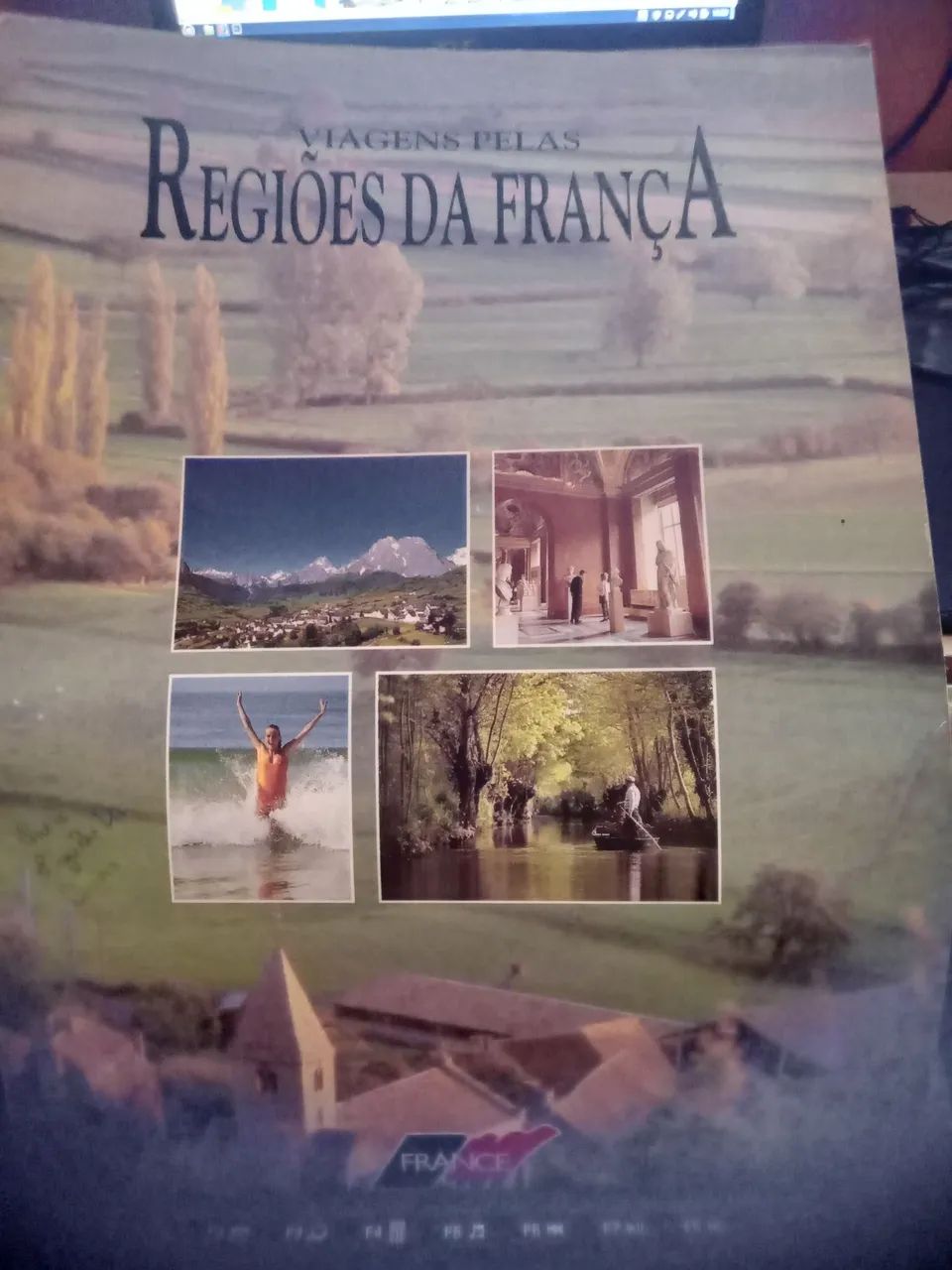 Livro Viagens Pelas Regiões da França