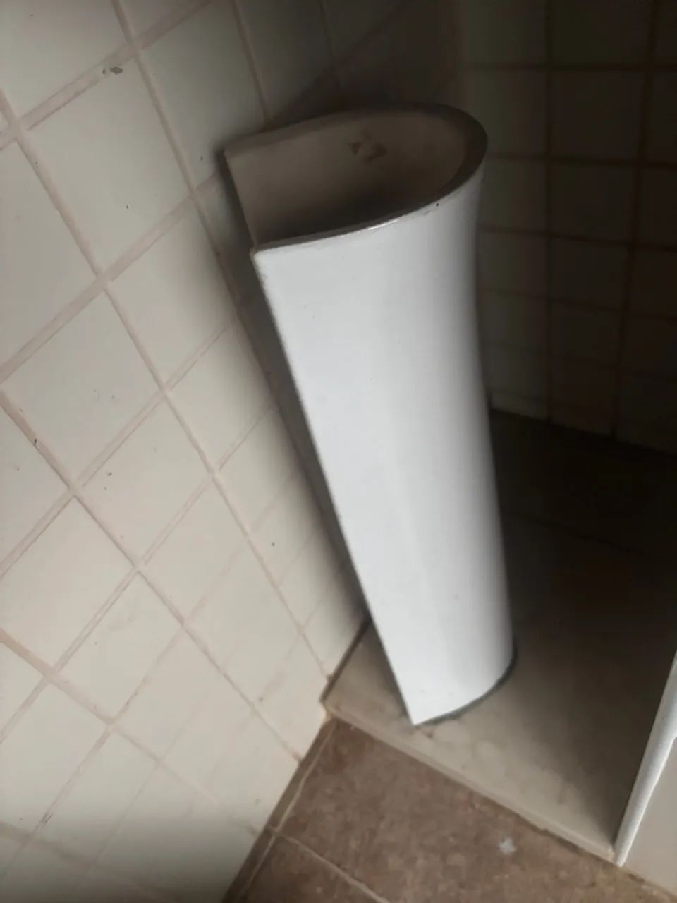 Cuba de cerâmica para banheiro - Foto 4