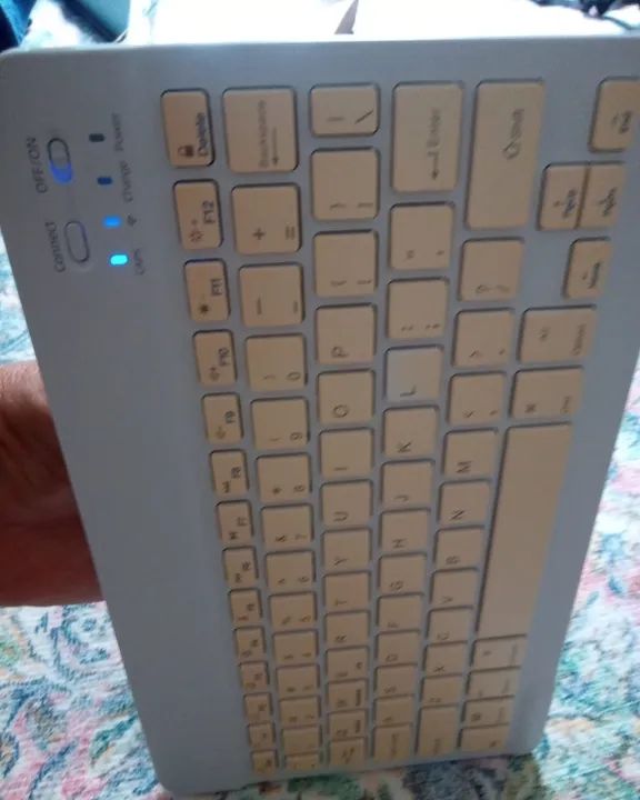 Mini Teclado ultra fino Recarregável e Mouse-Bluetooth-Cor Amarelo-Layout padrão americano