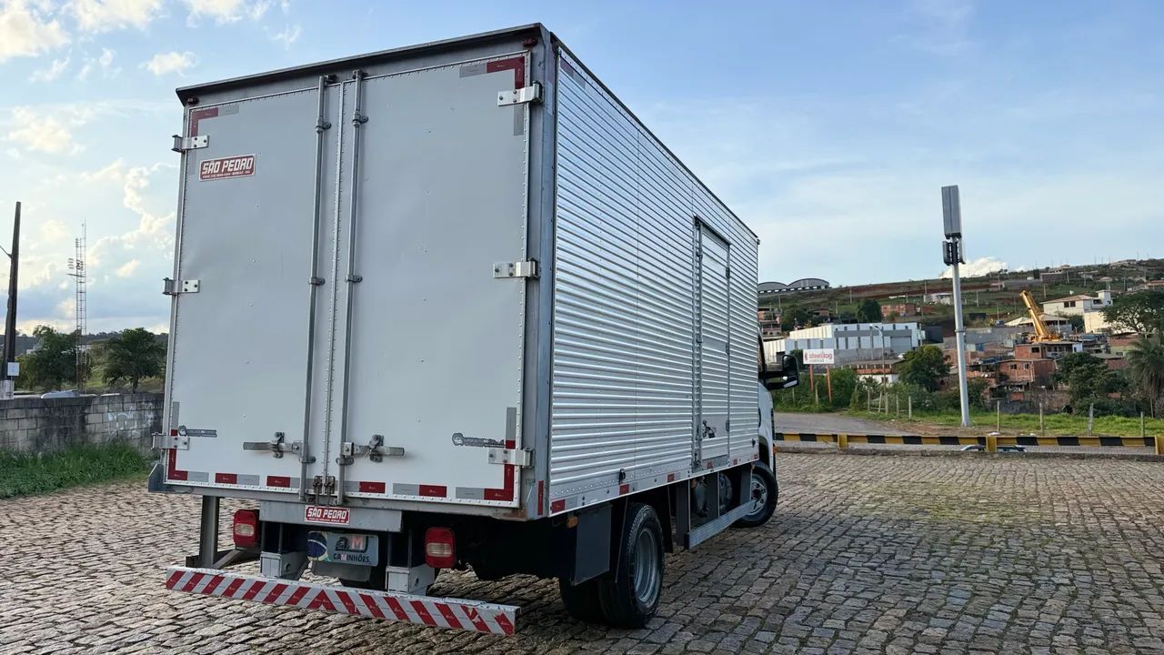 VW 6160 baú ano 2022 Novíssimo diferenciado  - Foto 5