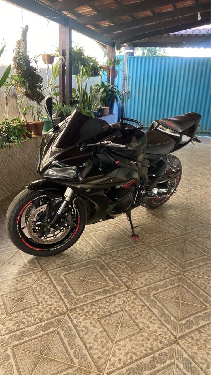 Vende-se CBR 1000rr 