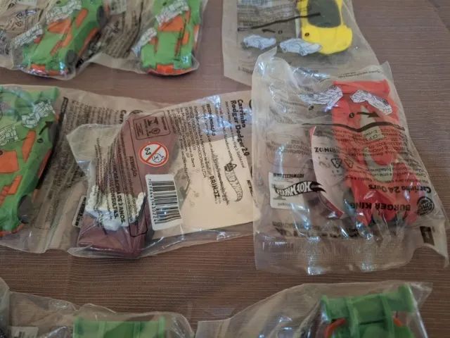 10 Carrinhos lacrados hotwheels burguer king - Foto 2