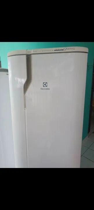 Geladeira Electrolux Branca frost free 