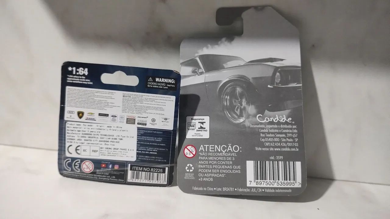 Kit com 2 Miniaturas - Volkswagen Fusca e Kool Kombi - Foto 6