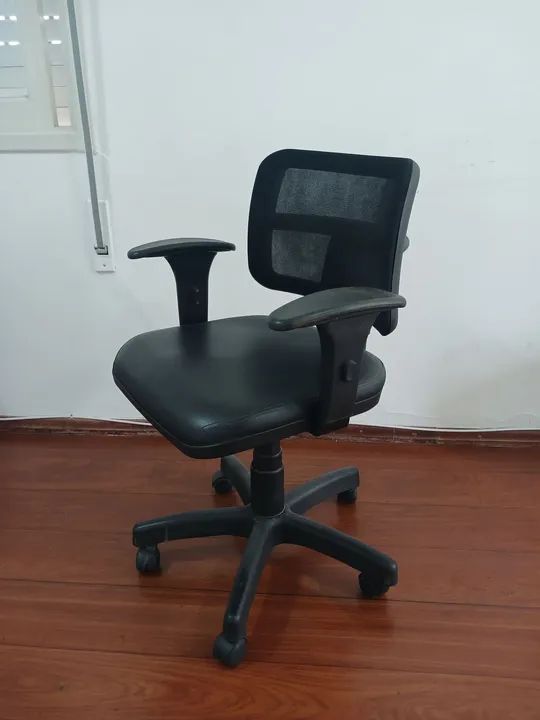 Cadeira de Escritório Giratória com Rodas