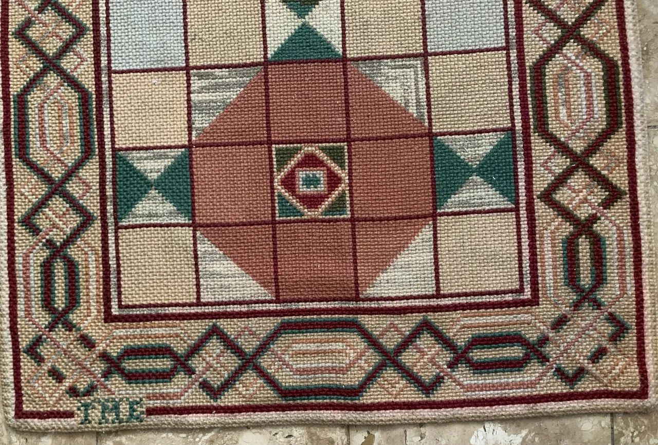 Tapete Artesanal Tapeçaria Egípcia Retangular Bordado a mão em Lä. (80 X 40cm) - Foto 4