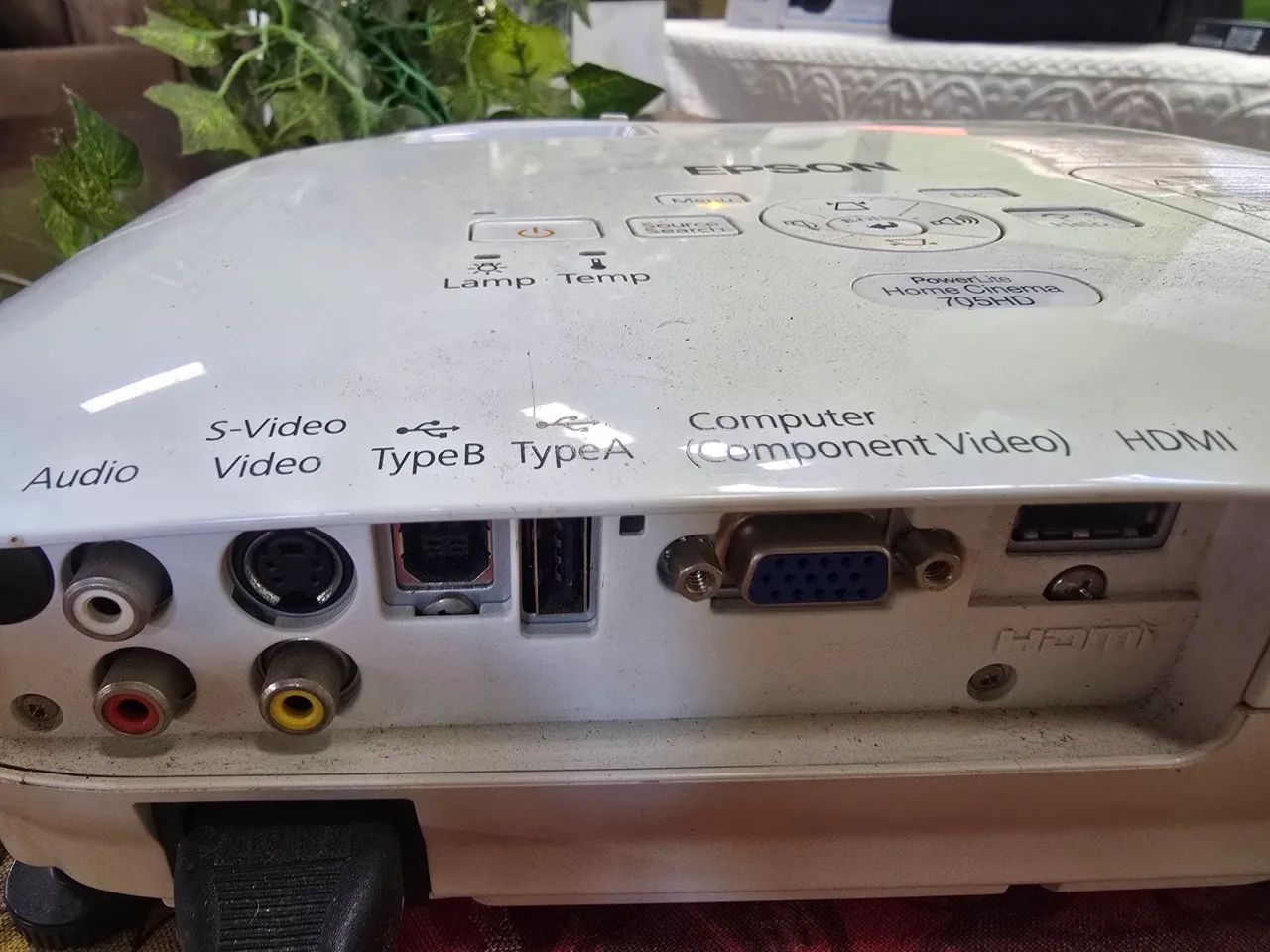 Projetor Epson Home cinema 705hd  - Foto 4