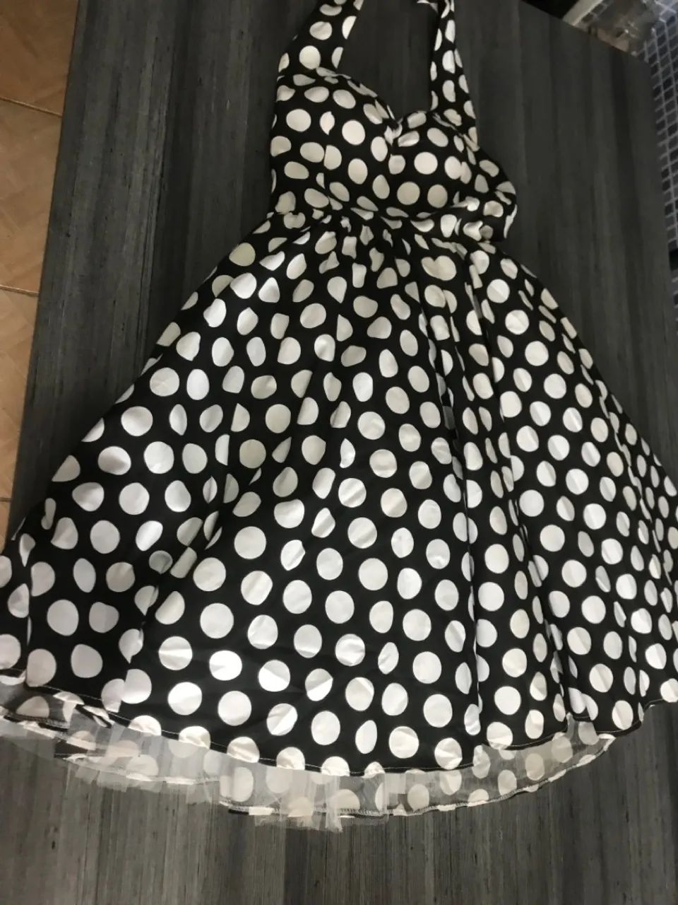 Vestido /fantasia anos 60 tamanho P serve até M pequeno  - Foto 3