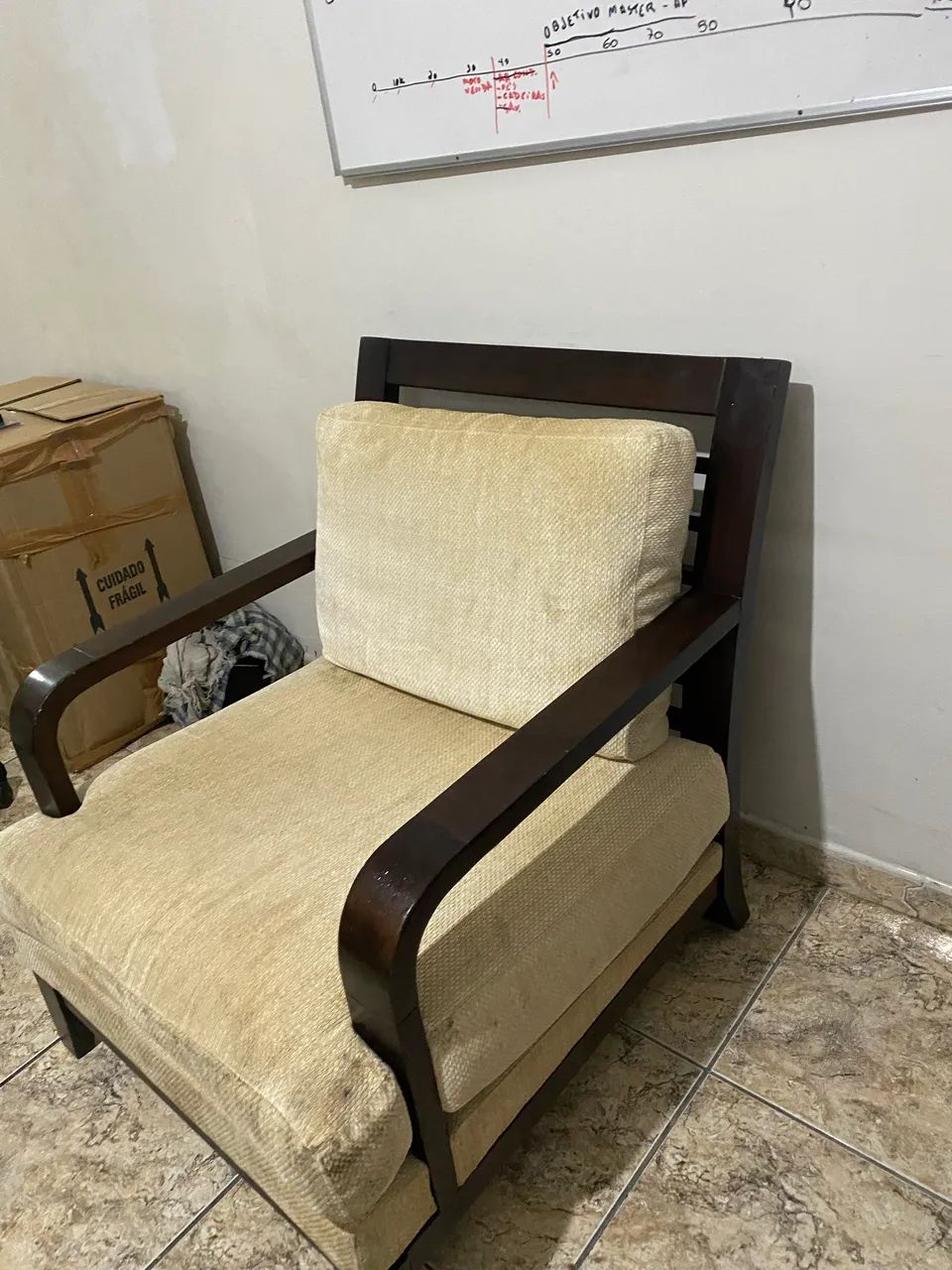 Poltrona luxo em madeira  - Foto 3