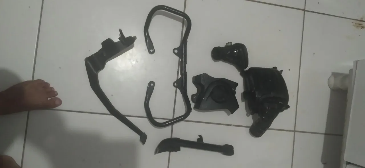 Peças de moto (diversas) foi de uma moto minha maia não tenho mais
