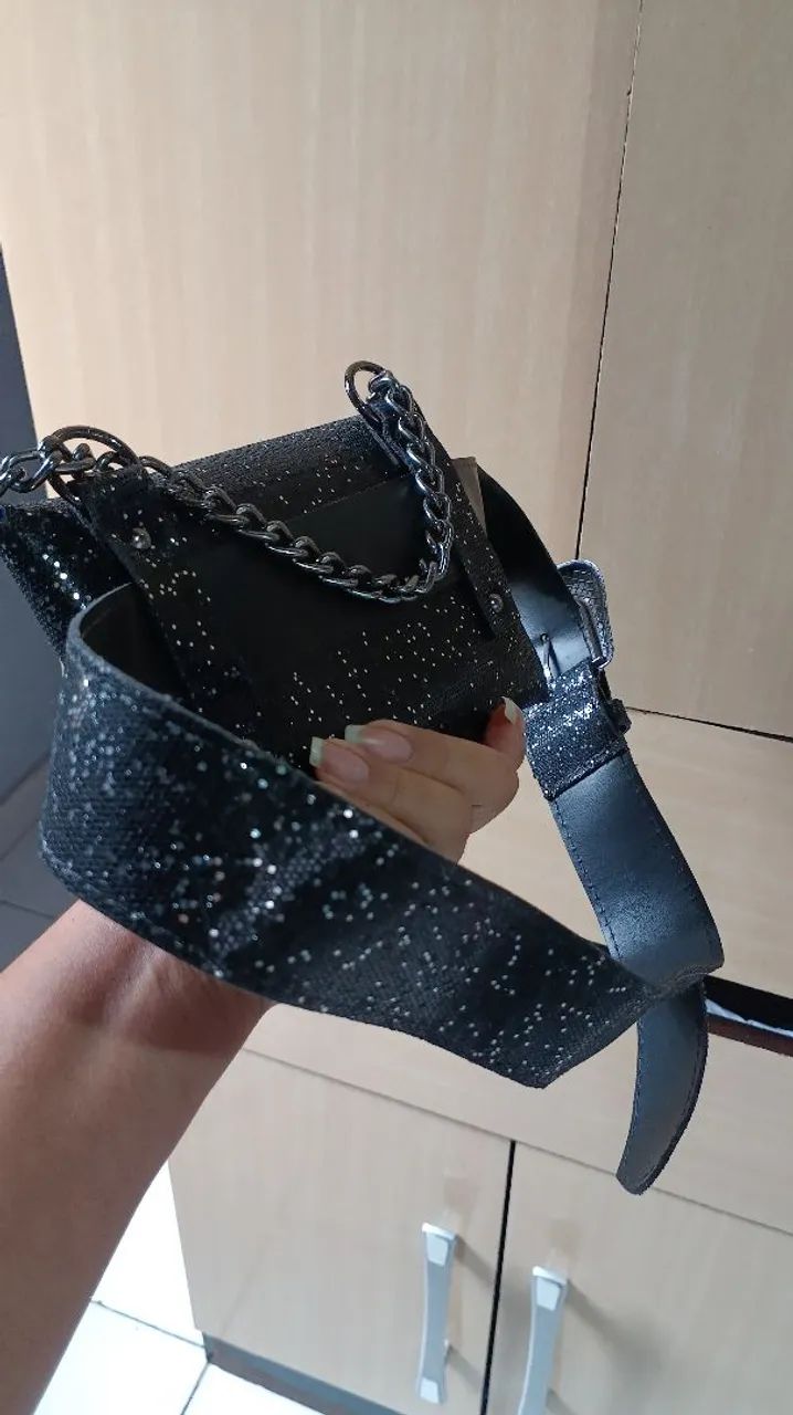 Bolsa que vira pochete na cor preta  - Foto 5