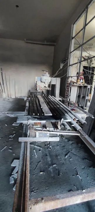 BANCADA COM MÁQUINA DE GRANITO TRIFÁSICO 