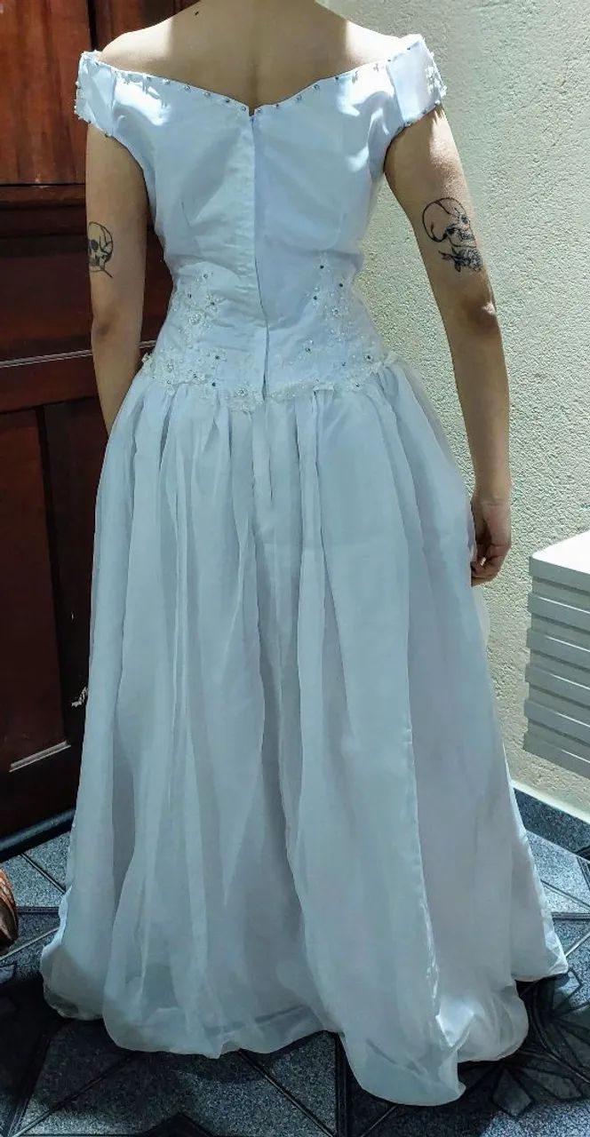 Vestido de noiva branco elegante