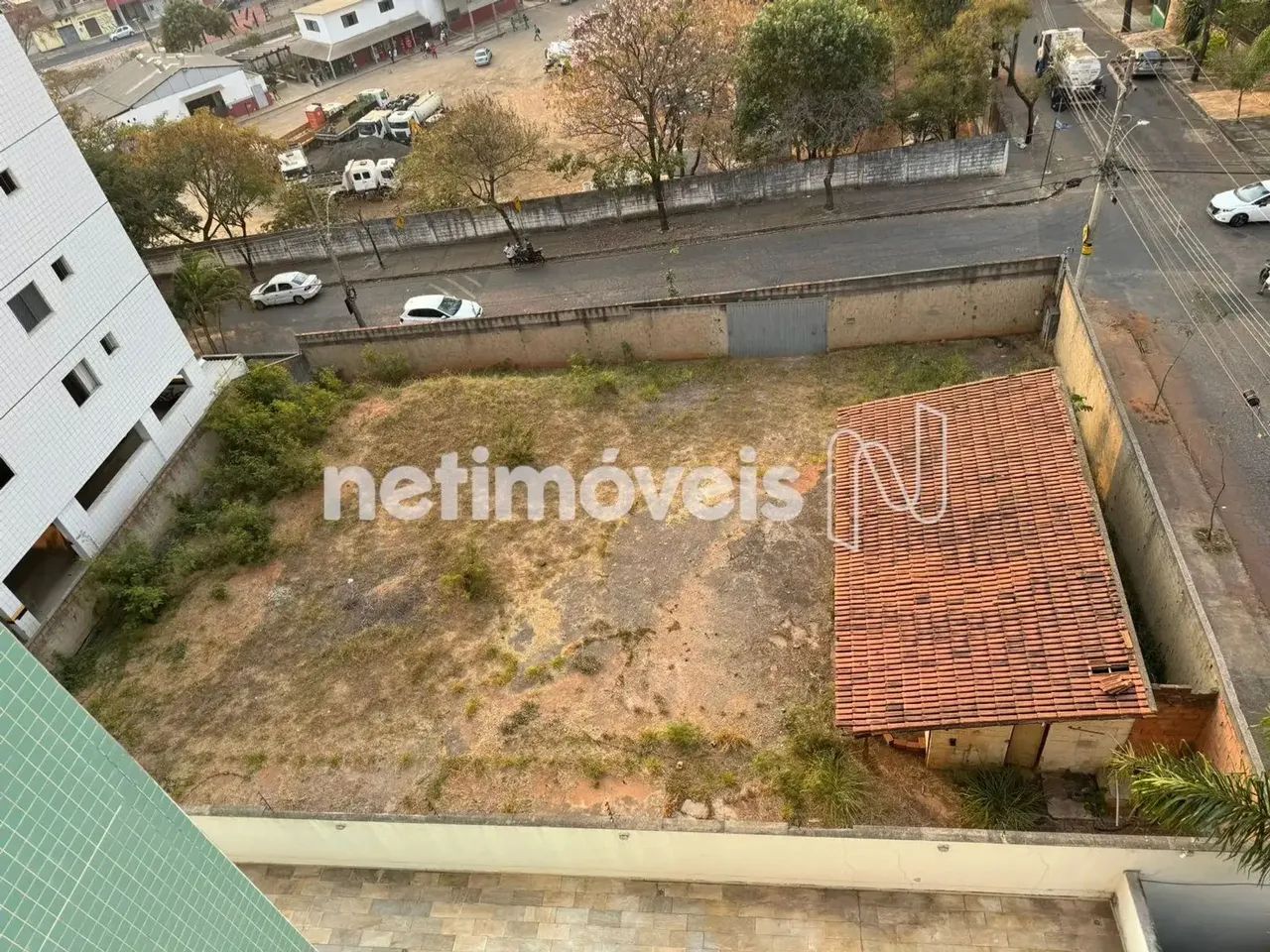 Excelente lote plano no Castelo.