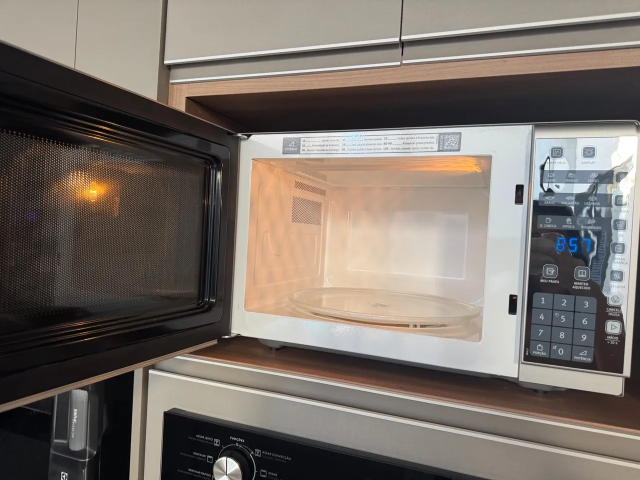 Micro-ondas Electrolux espelhado 31Litros