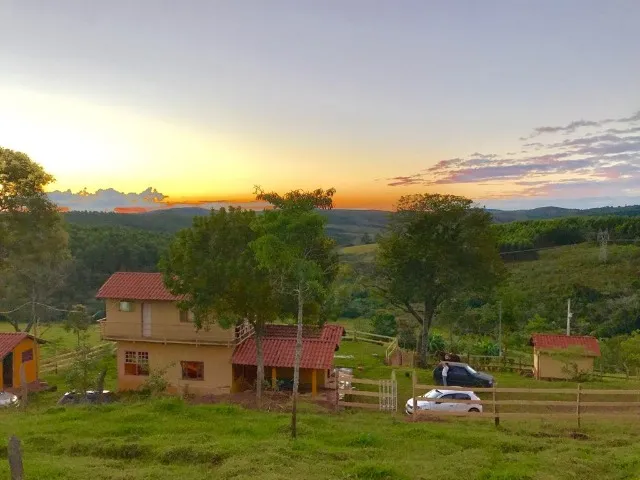 Vendo linda fazendinha, município São Tiago/MG. 35 hectares, Bela vista, nascentes d água.