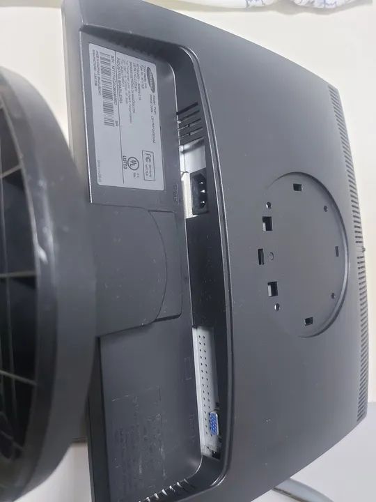 Monitor Samsung Syncmaster 743n 17 polegadas  - Foto 4