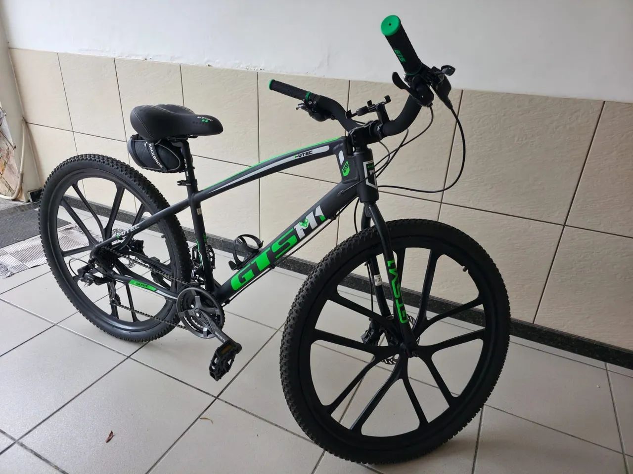 Bike aro 29 EDIÇÃO ESPECIAL POUCAS FABRICADAS . ( ALUMÍNIO , ARO DE MAGNÉSIO) - Foto 2