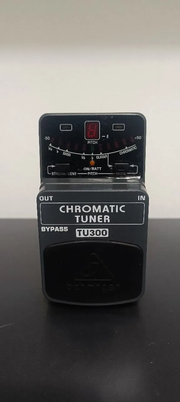 Afinador Cromático Behringer TU300