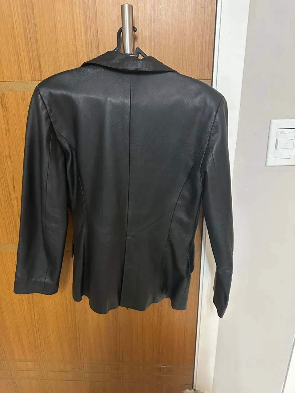 Jaqueta de Couro Preta Elegante - Foto 5