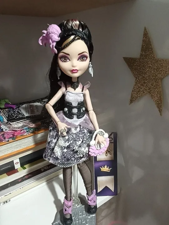 Ever After High Duchess Swan
