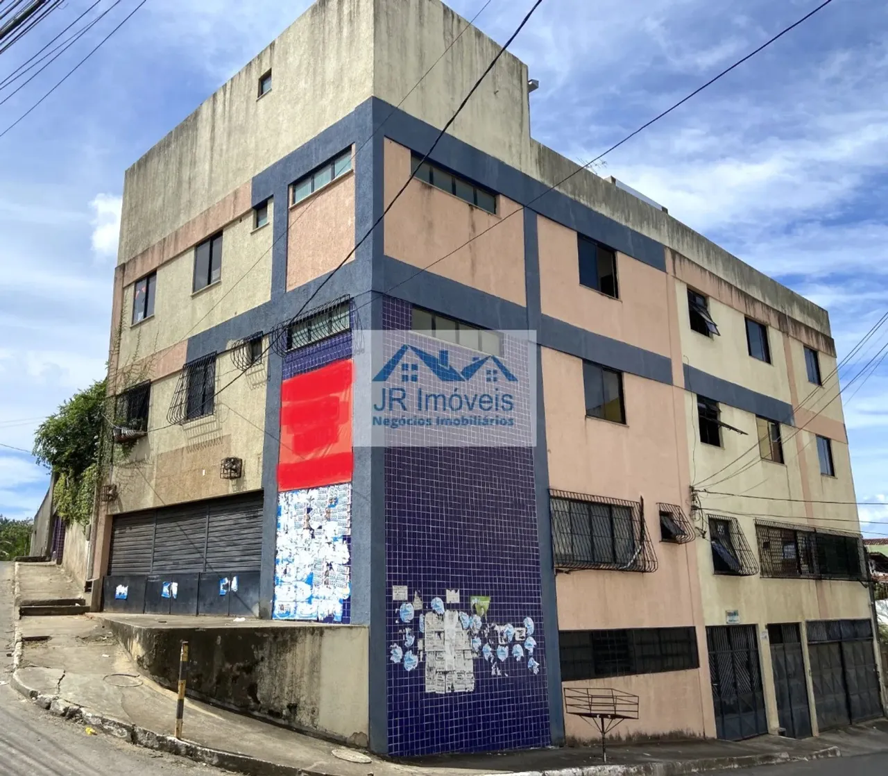 Loja à Venda ou Locação com 207,00m² próximo a Embasa do Cabula - Salvador-BA.