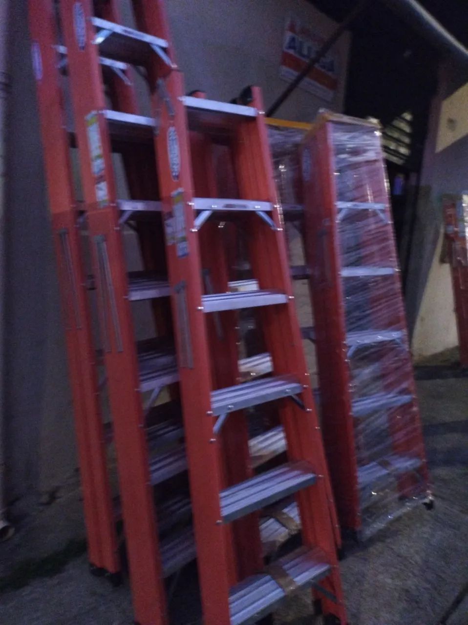 Escadas Tesoura Acesso Duplo Novas Vários Tamanhos  - Foto 4