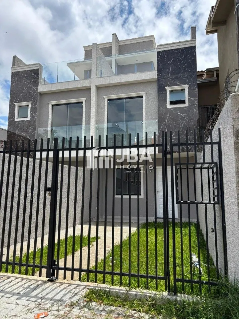 EXCELENTE SOBRADO NO UMBARÁ - 82M² COM TERRAÇO!