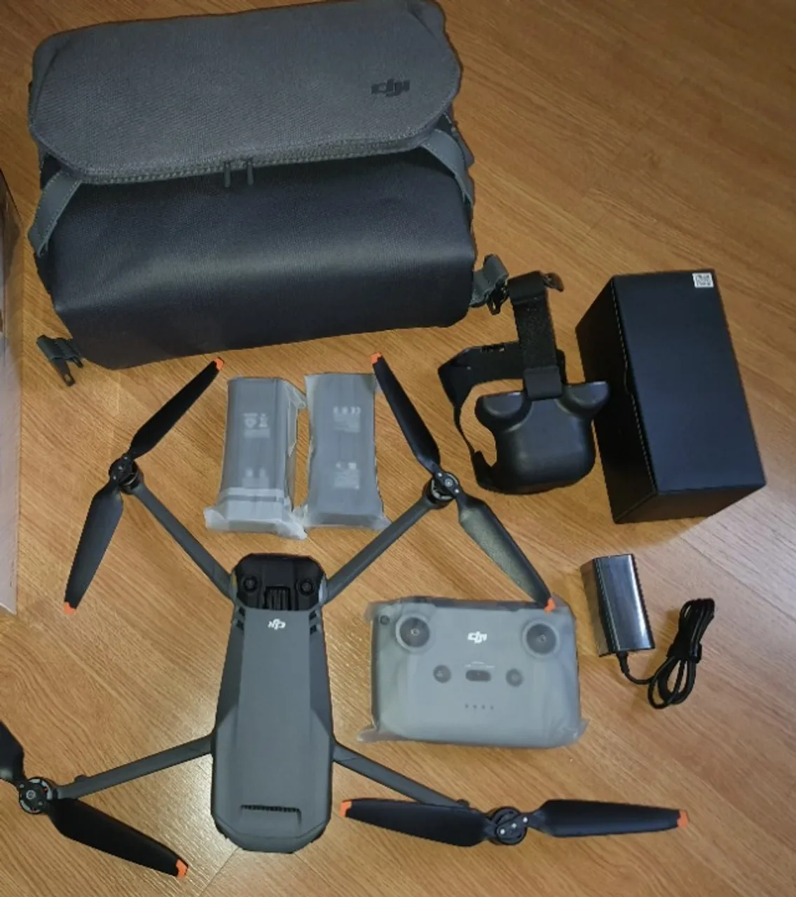 DJI MAVIC 3 COMBO FLYMORE EXCELENTE ESTADO