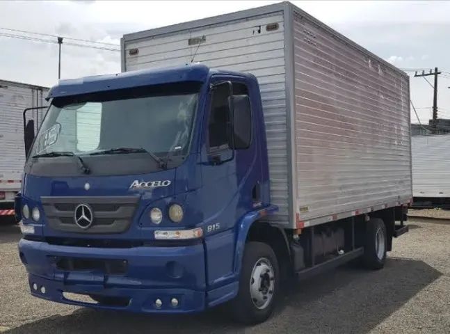 Accelo 815 Baú 2016,