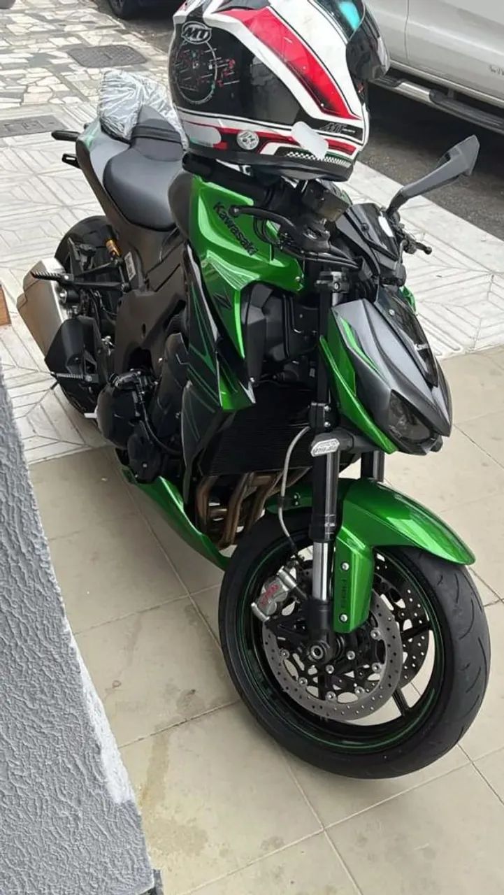 Z1000 a mais nova do ano sem nem um mínimo detalhe. 