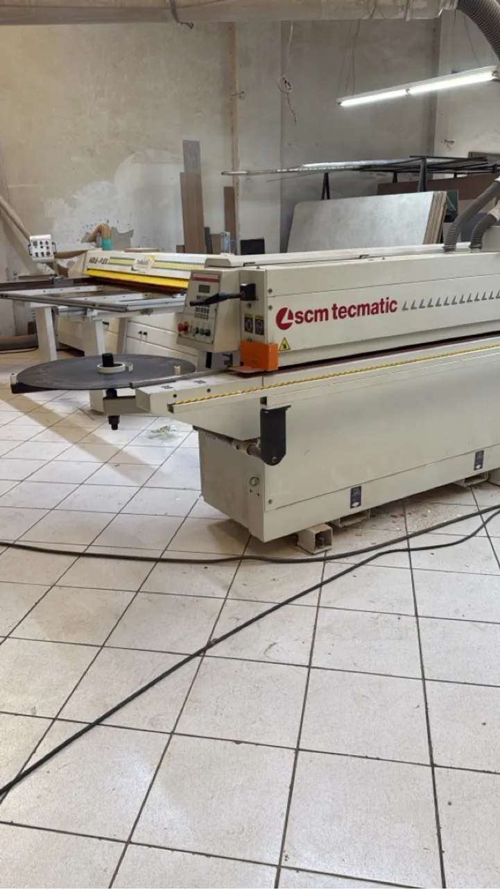 Máquina de corte SCM Tecmatic T300