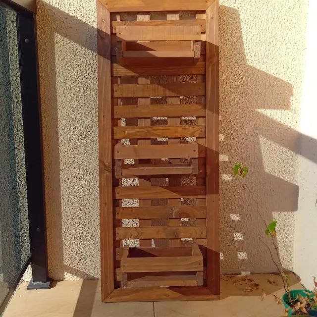 Floreira de parede vertical jardim com 3 cachepos sku23 - Foto 6