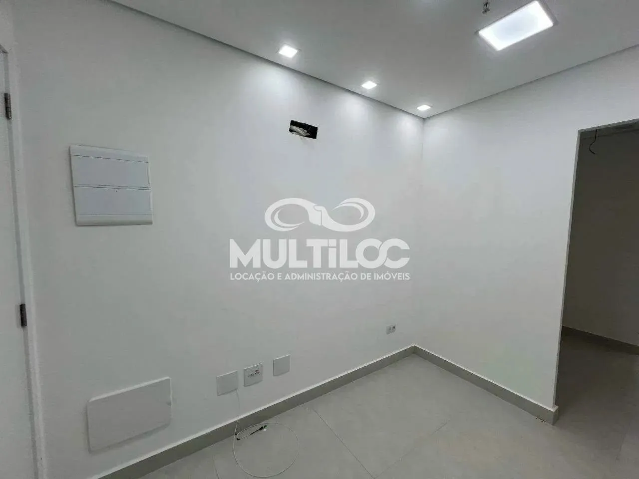 Sala Comercial para aluguel, no bairro Boqueirão em Praia Grande