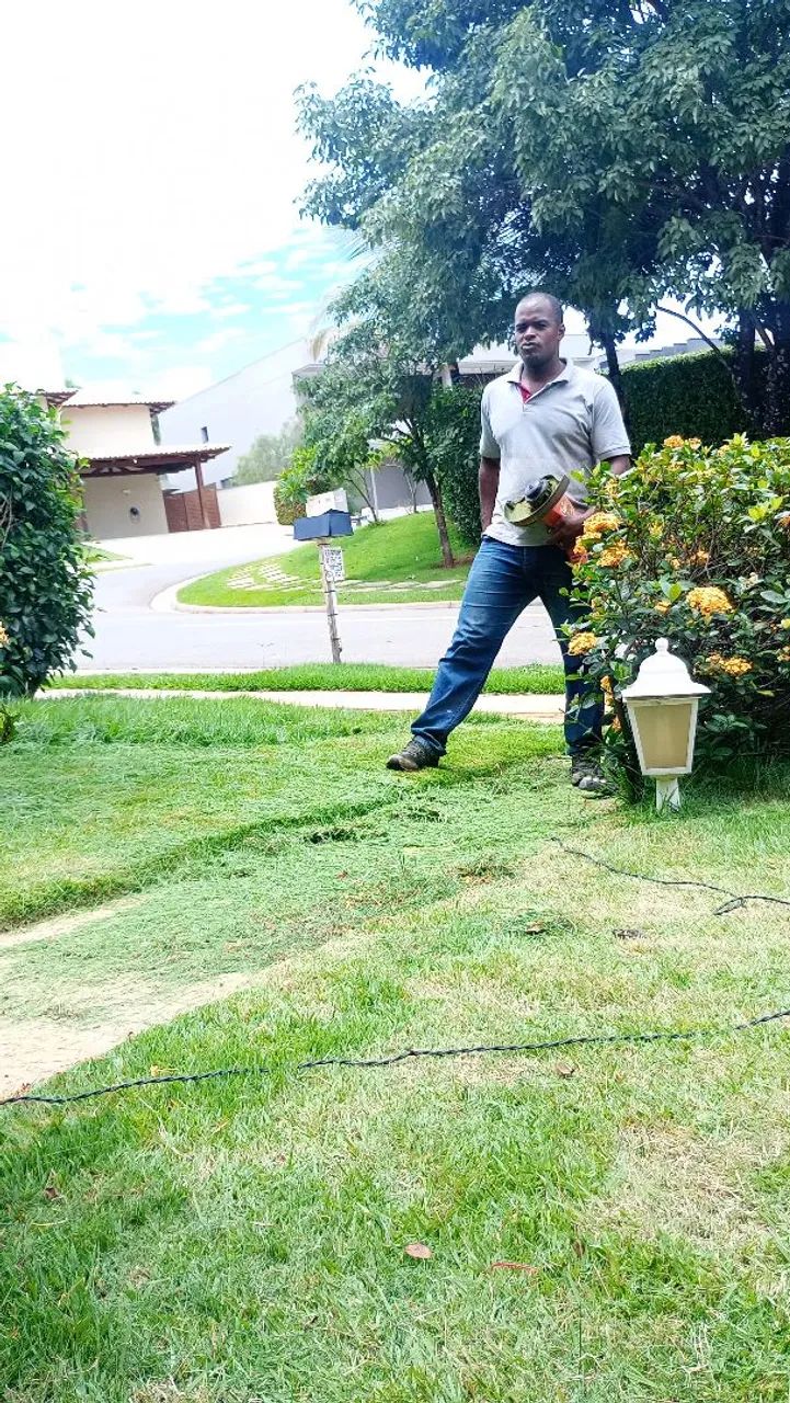 Jardineiro e paisagista com CNPJ trabalhamos com Residêncial e Empresas - Foto 2