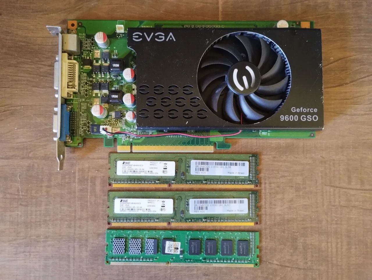 Placa de Vídeo EVGA GeForce 9600 GSO