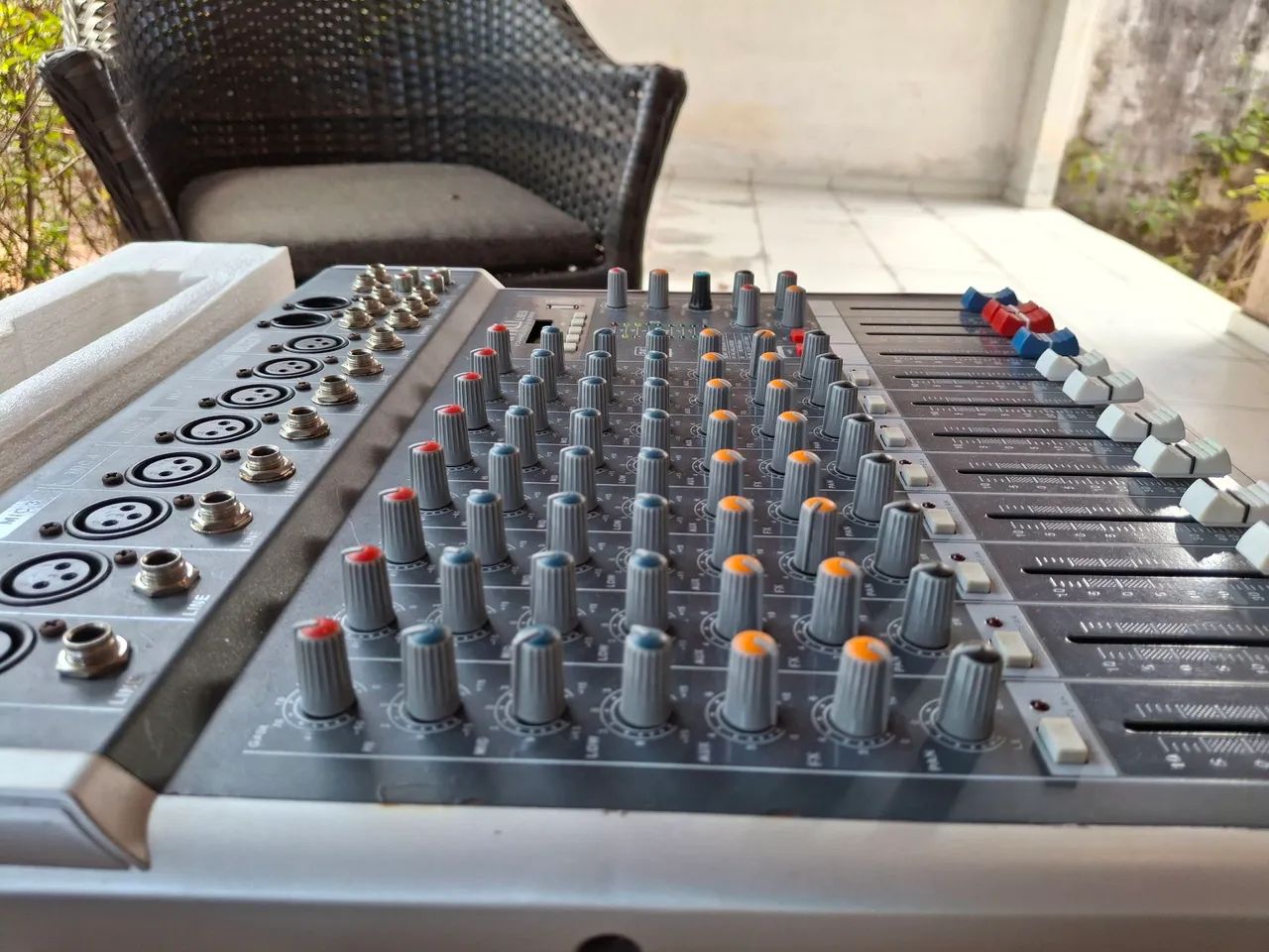 Mesa de Som AMW 8 Canais com Efeito Reverb - Foto 2