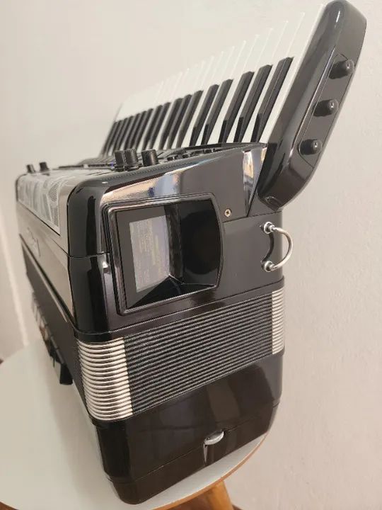 Acordeon Roland Fr-8x - Foto 3